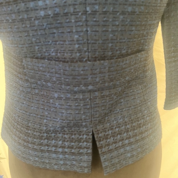 Women’s medium, blue and black, cropped sleeve, tweed blazer. - Picture 4 of 8